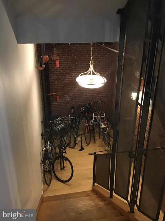 1125 E COLUMBIA AVENUE Unit: 203