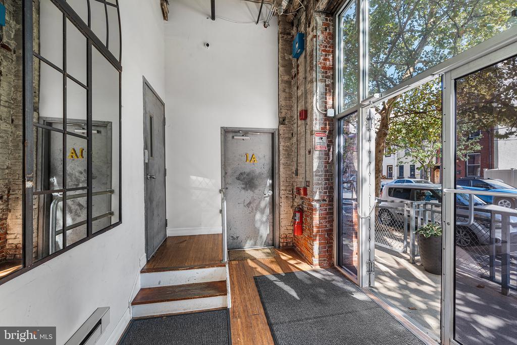 1100 SHACKAMAXON STREET Unit: 2F