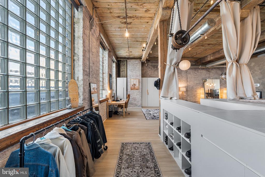 1100 SHACKAMAXON STREET Unit: 2F