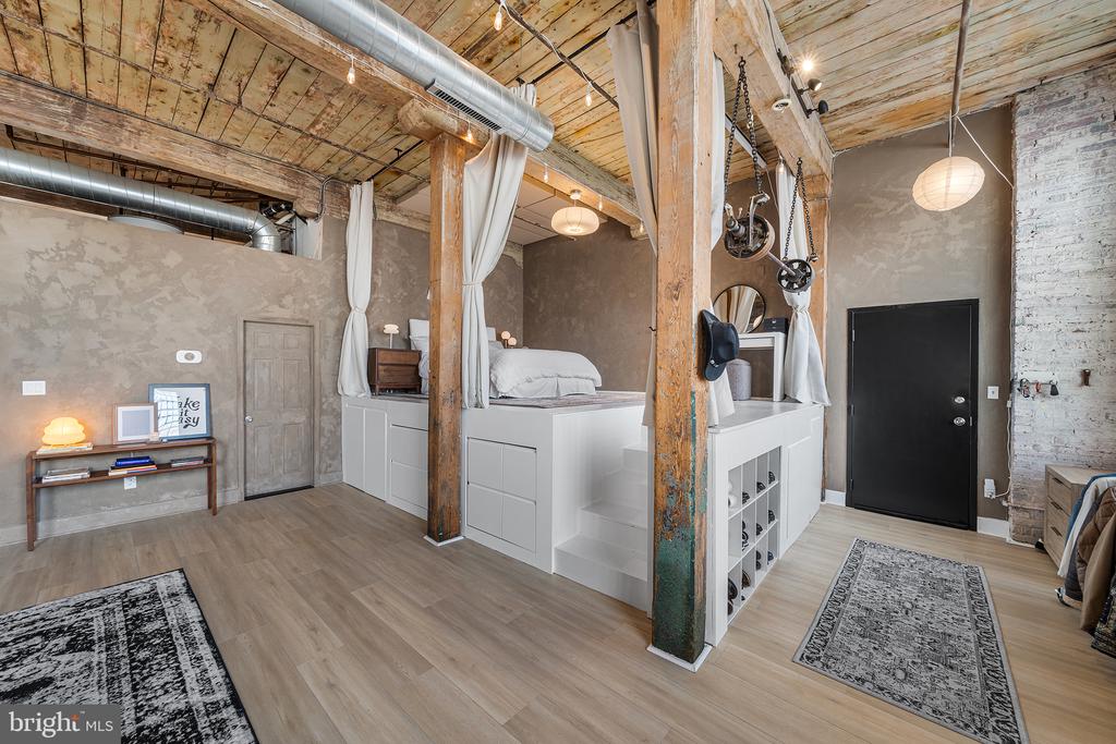 1100 SHACKAMAXON STREET Unit: 2F