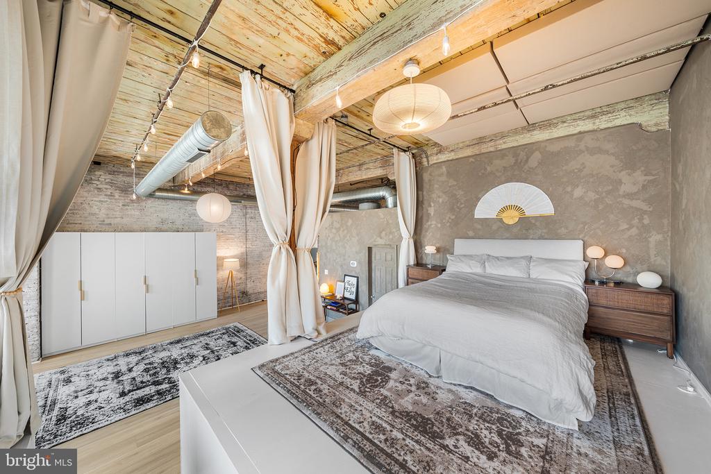 1100 SHACKAMAXON STREET Unit: 2F
