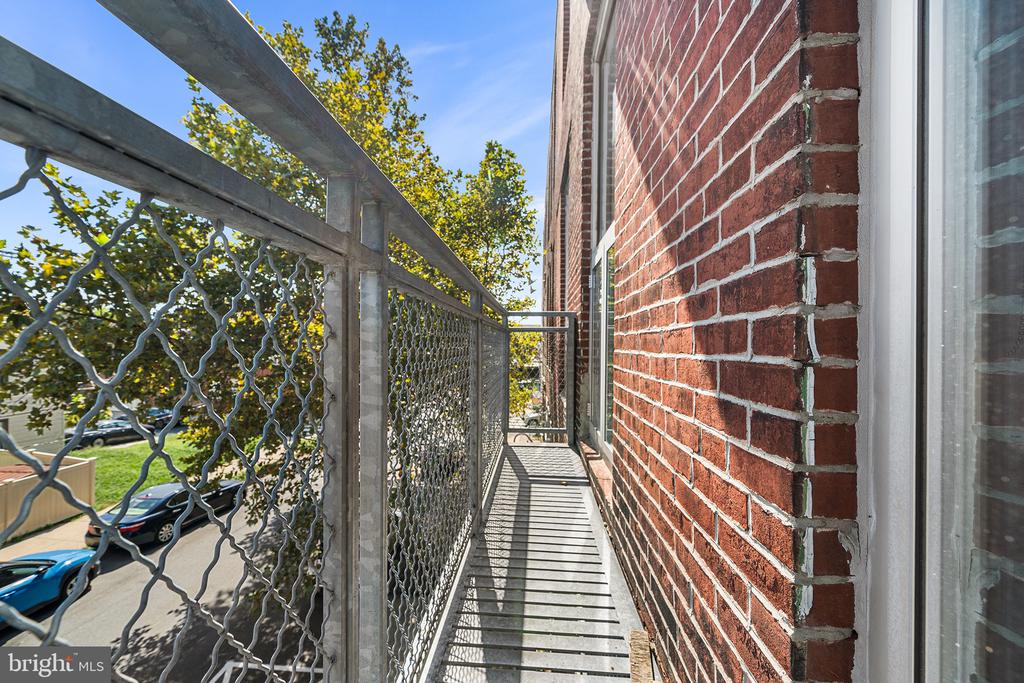 1100 SHACKAMAXON STREET Unit: 2F