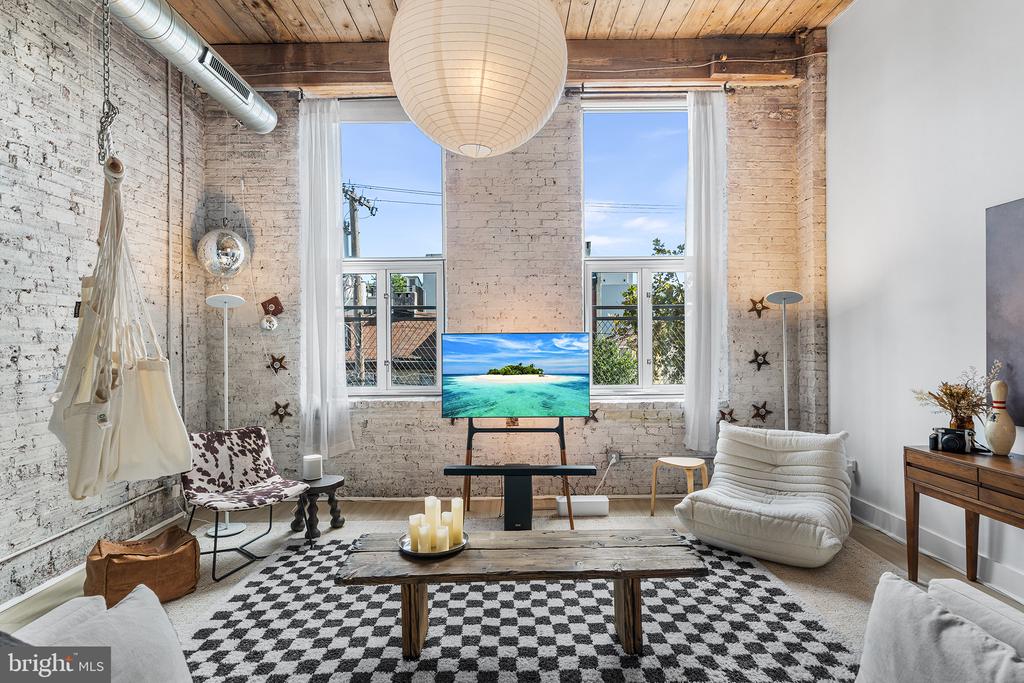 1100 SHACKAMAXON STREET Unit: 2F