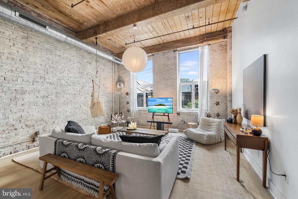 1100 SHACKAMAXON STREET Unit: 2F