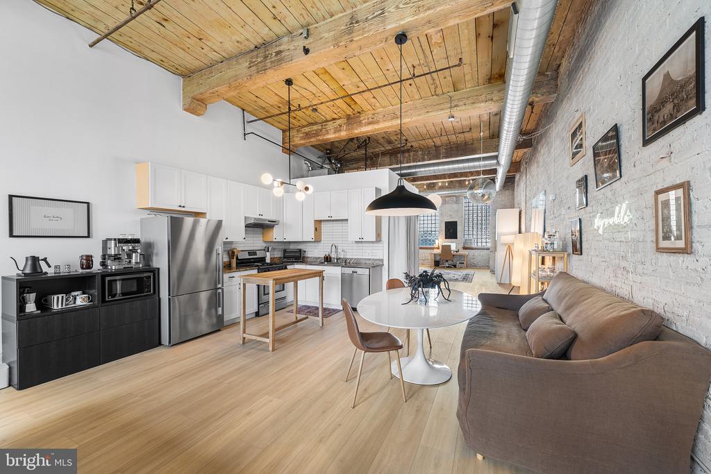 1100 SHACKAMAXON STREET Unit: 2F