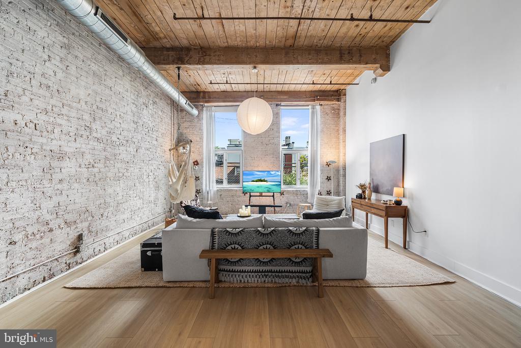 1100 SHACKAMAXON STREET Unit: 2F