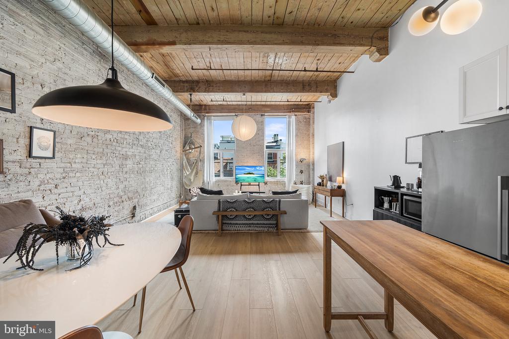 1100 SHACKAMAXON STREET Unit: 2F