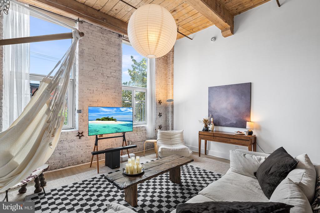 1100 SHACKAMAXON STREET Unit: 2F