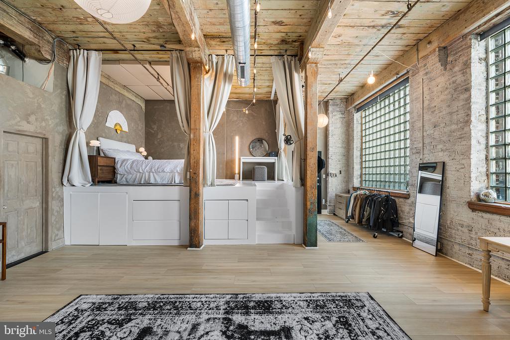 1100 SHACKAMAXON STREET Unit: 2F