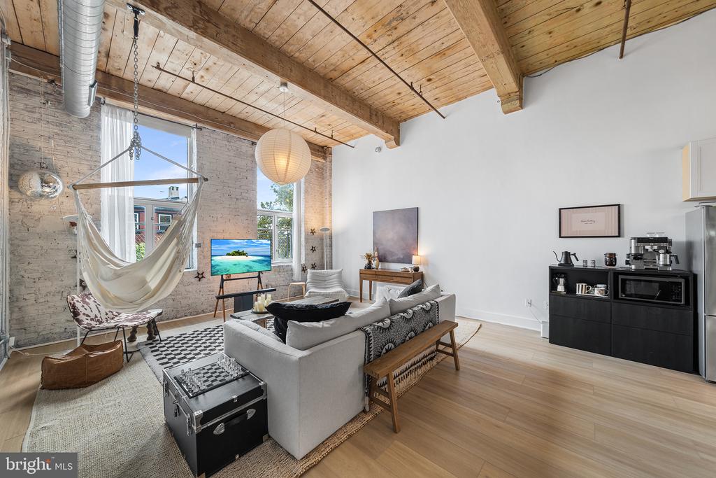 1100 SHACKAMAXON STREET Unit: 2F