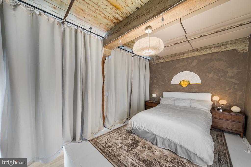 1100 SHACKAMAXON STREET Unit: 2F