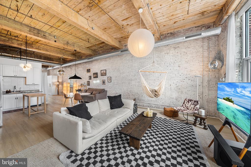 1100 SHACKAMAXON STREET Unit: 2F