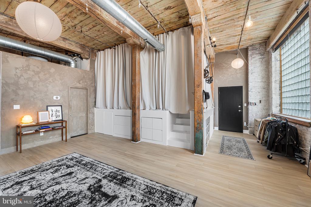 1100 SHACKAMAXON STREET Unit: 2F