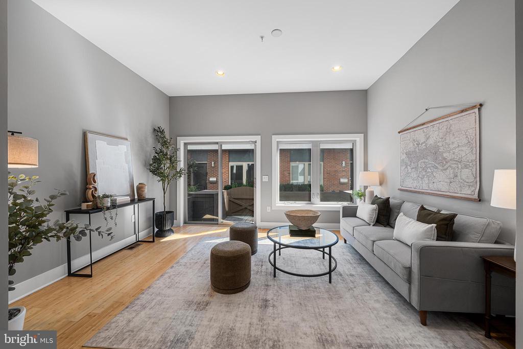1241 CREASE STREET Unit: 2
