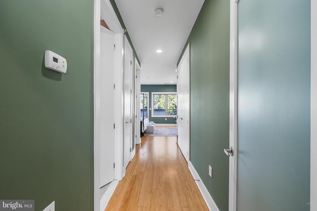 1241 CREASE STREET Unit: 2