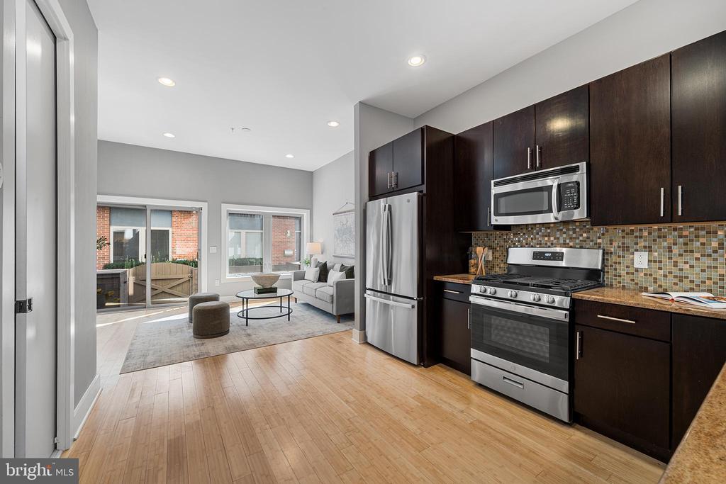 1241 CREASE STREET Unit: 2