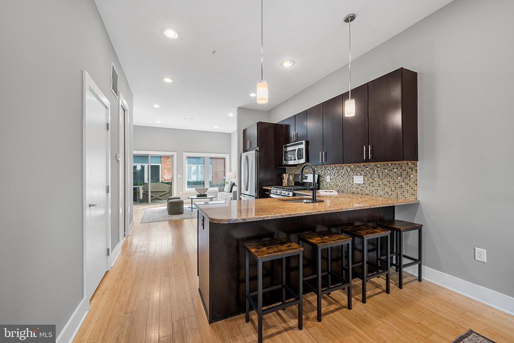 1241 CREASE STREET Unit: 2