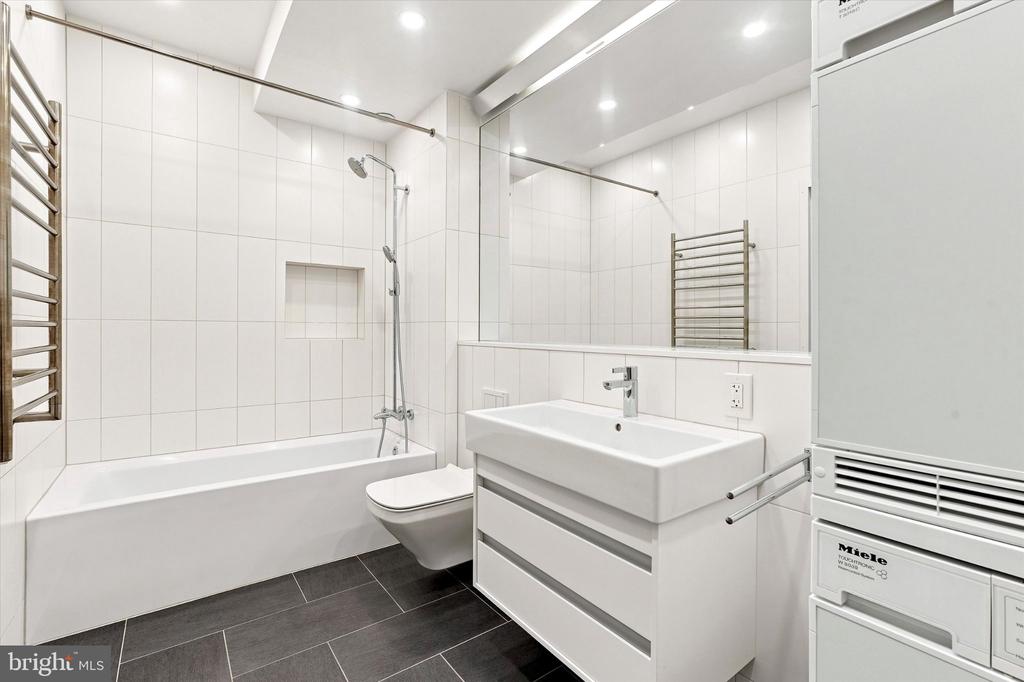 1213-15 LOCUST STREET Unit: 3