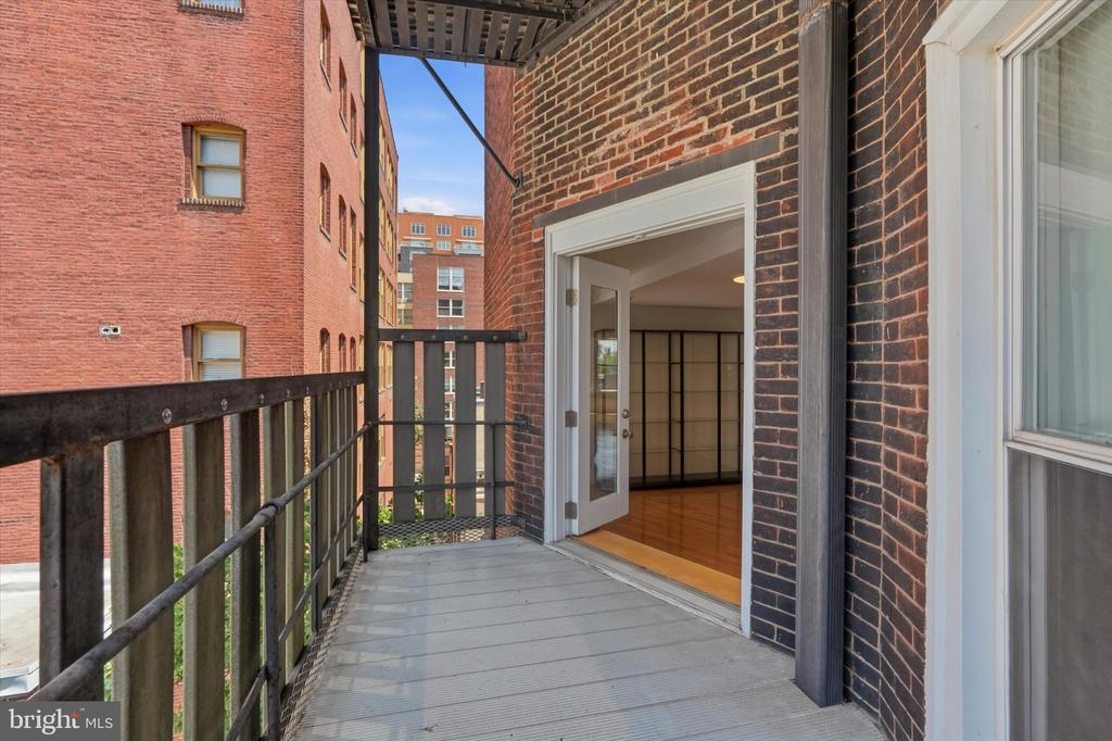 1213-15 LOCUST STREET Unit: 3