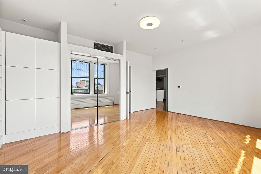 1213-15 LOCUST STREET Unit: 3