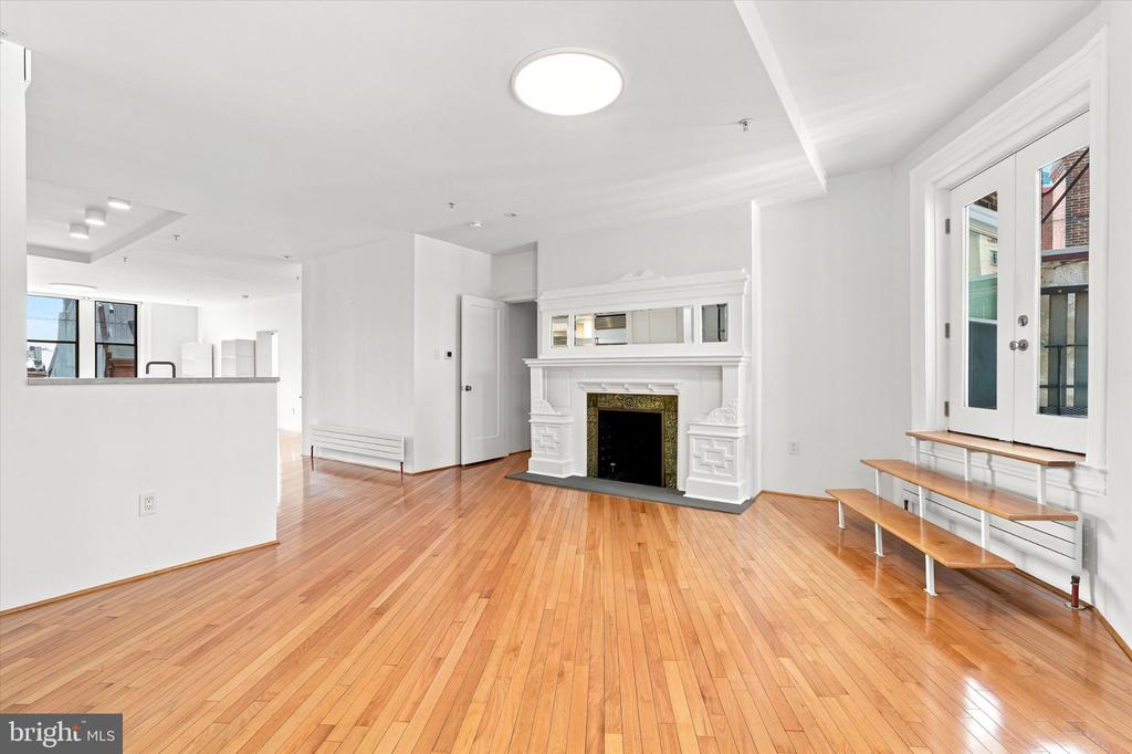 1213-15 LOCUST STREET Unit: 3