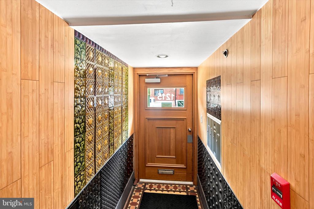 1213-15 LOCUST STREET Unit: 3