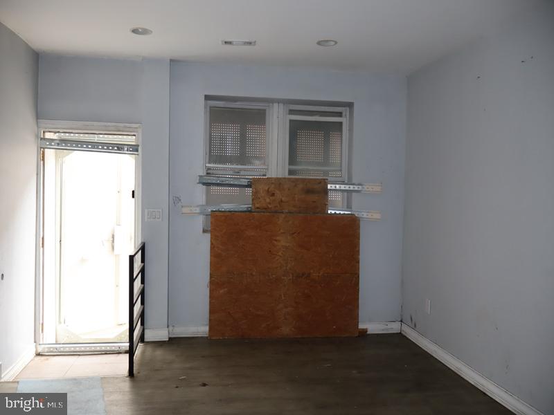 2319 GREENWICH STREET