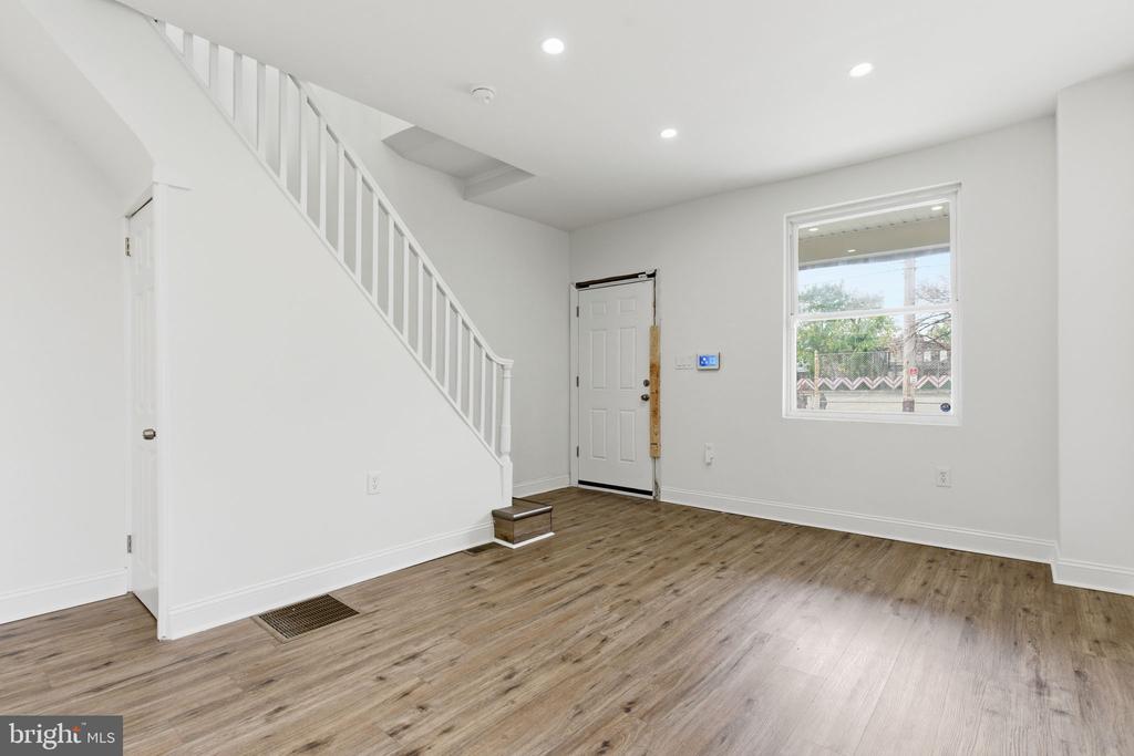 1961 N 30TH STREET