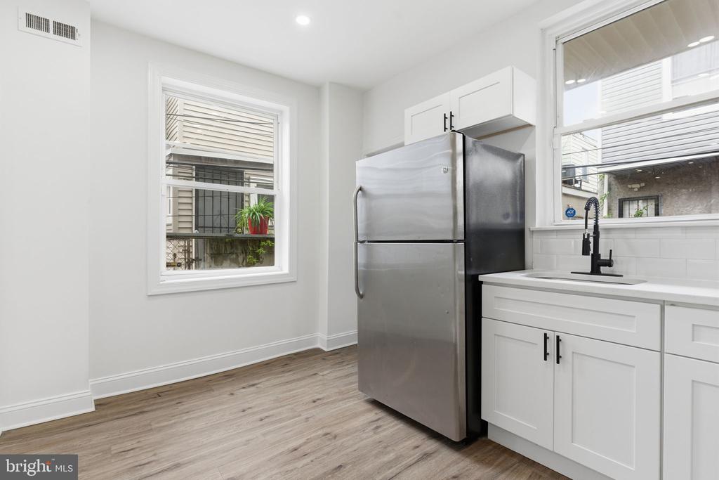 1961 N 30TH STREET