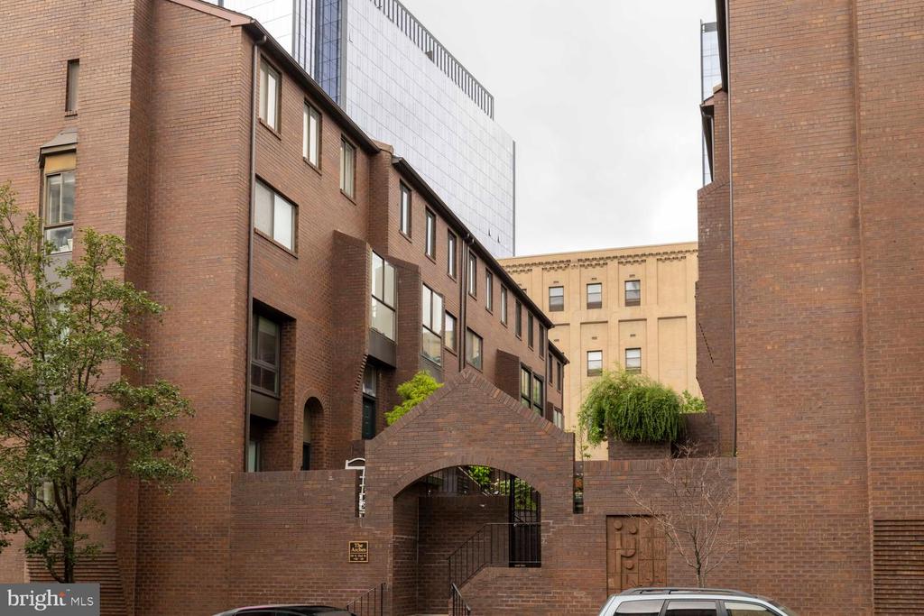 100 N 22ND STREET Unit: 102