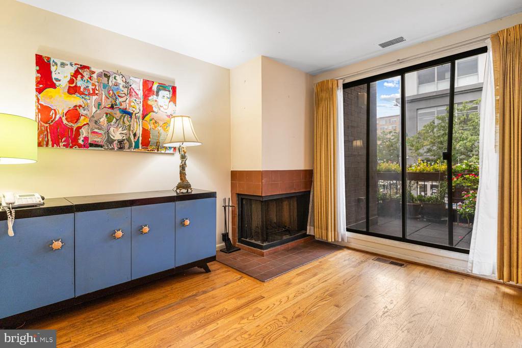 100 N 22ND STREET Unit: 102
