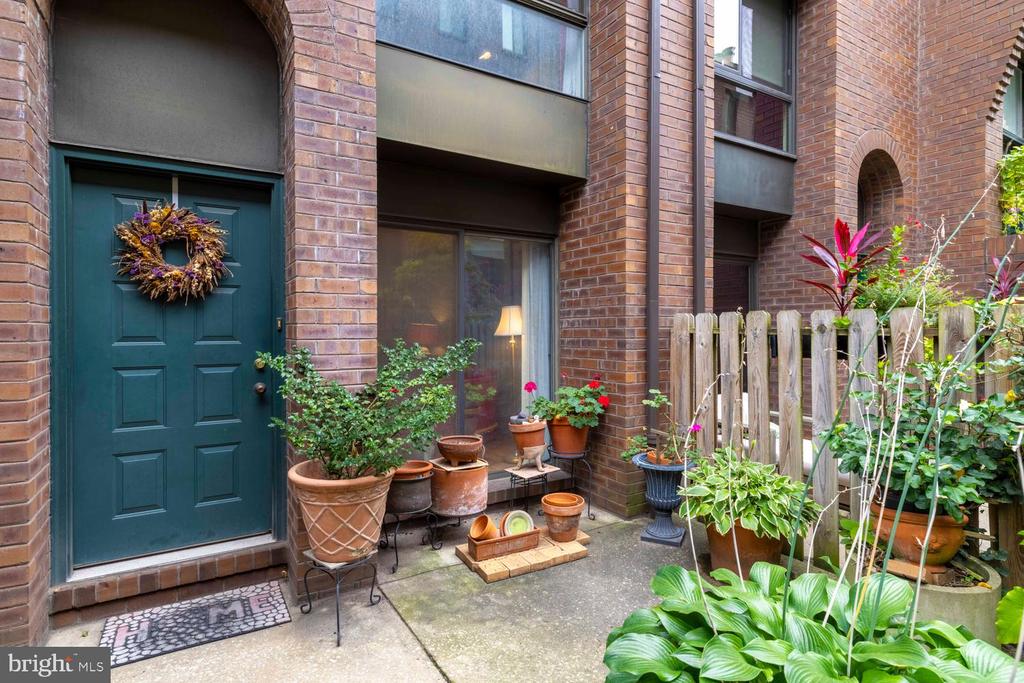 100 N 22ND STREET Unit: 102