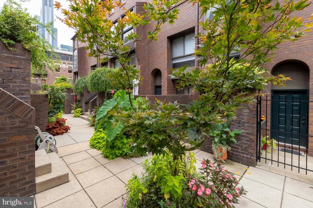 100 N 22ND STREET Unit: 102