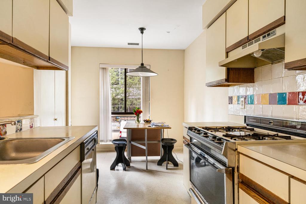 100 N 22ND STREET Unit: 102