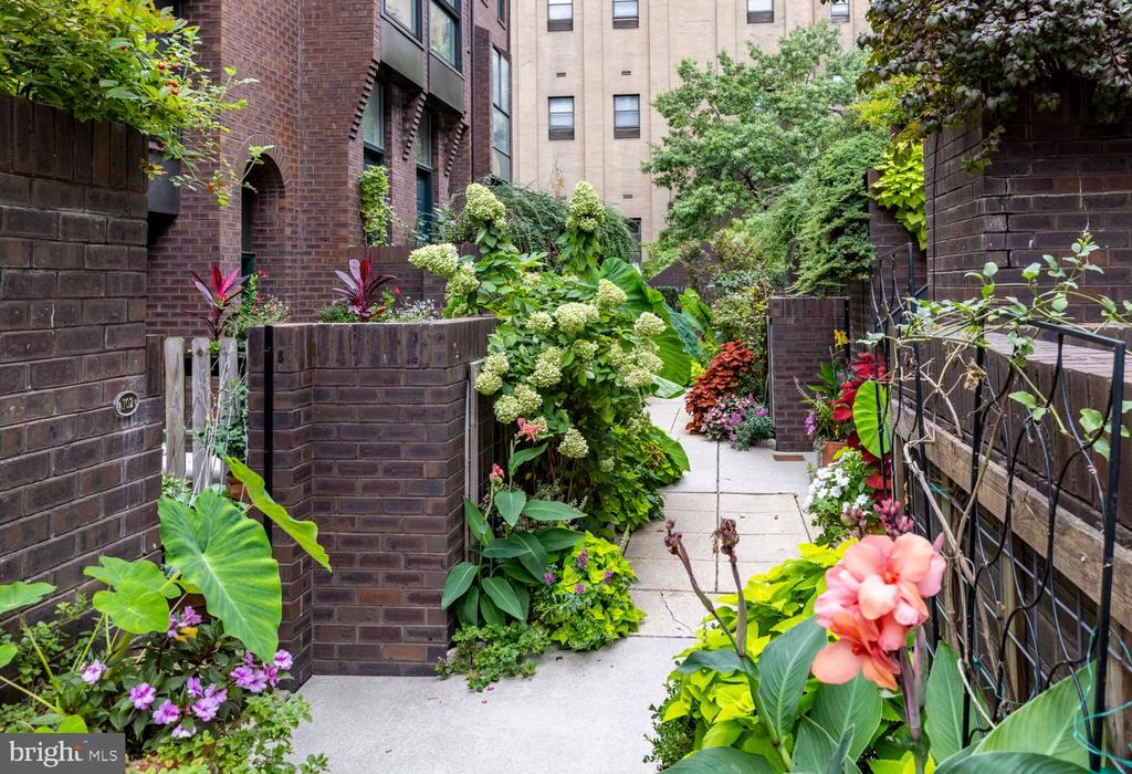 100 N 22ND STREET Unit: 102