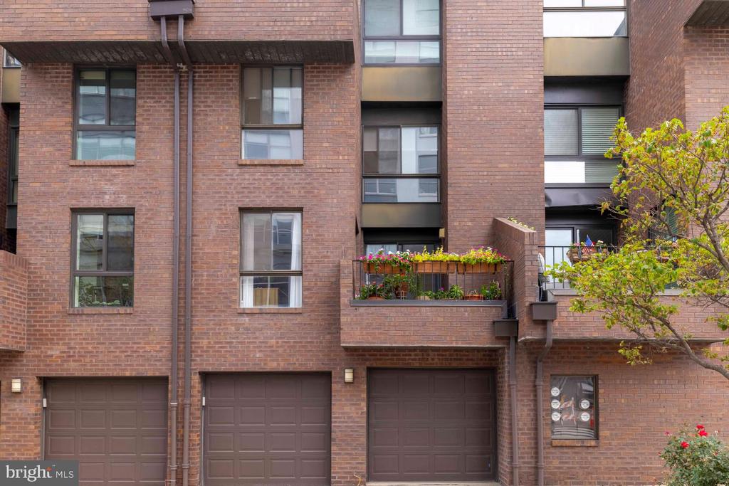 100 N 22ND STREET Unit: 102