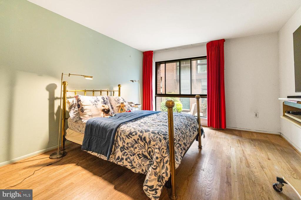 100 N 22ND STREET Unit: 102