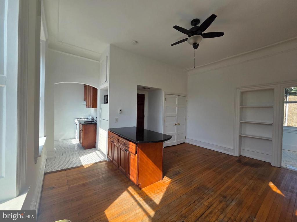 348 GREEN LANE Unit: 2F