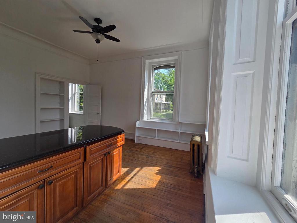 348 GREEN LANE Unit: 2F