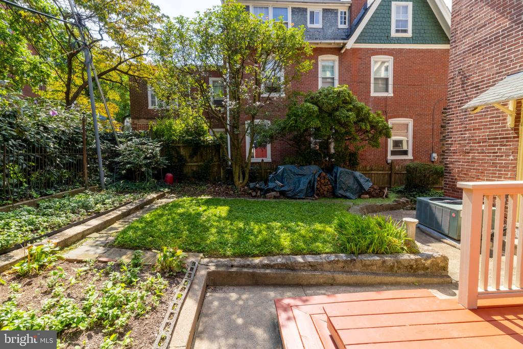 418 W PRICE STREET