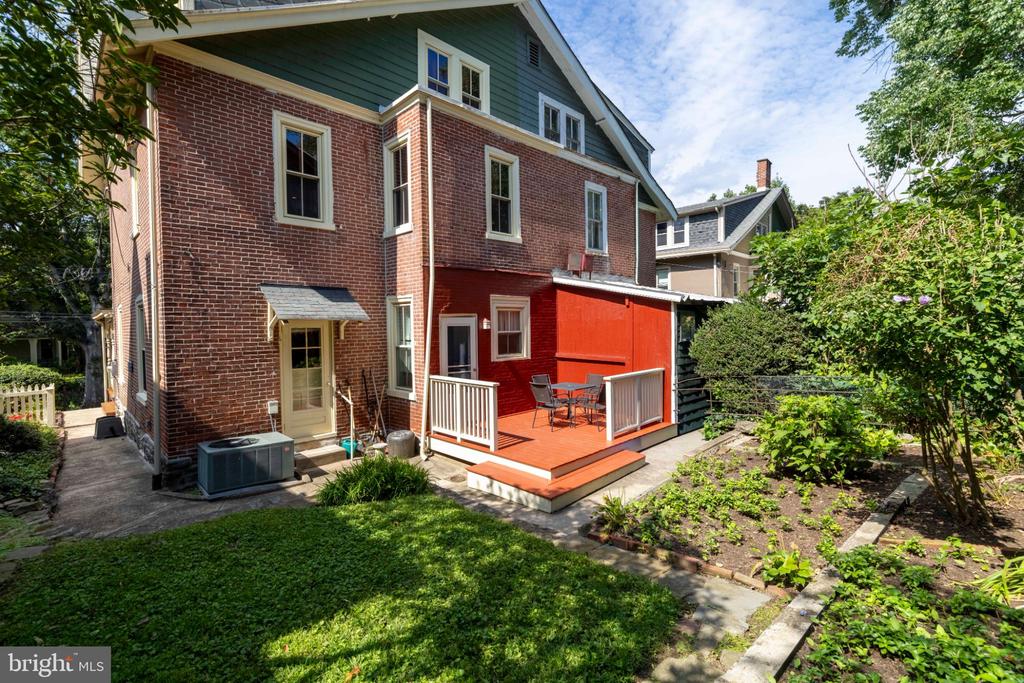 418 W PRICE STREET
