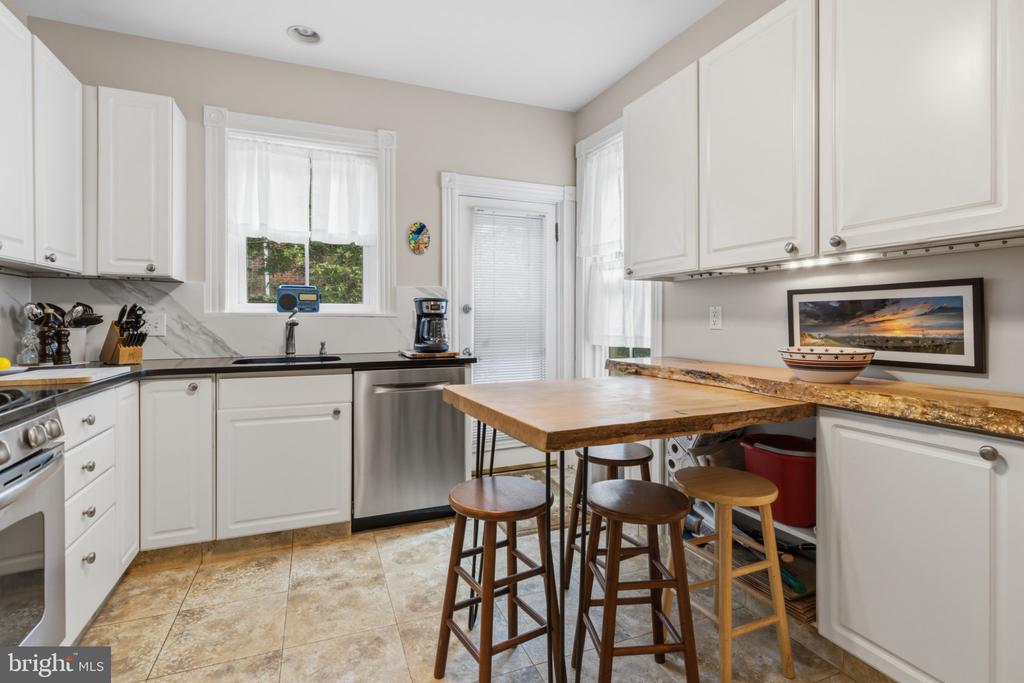 418 W PRICE STREET