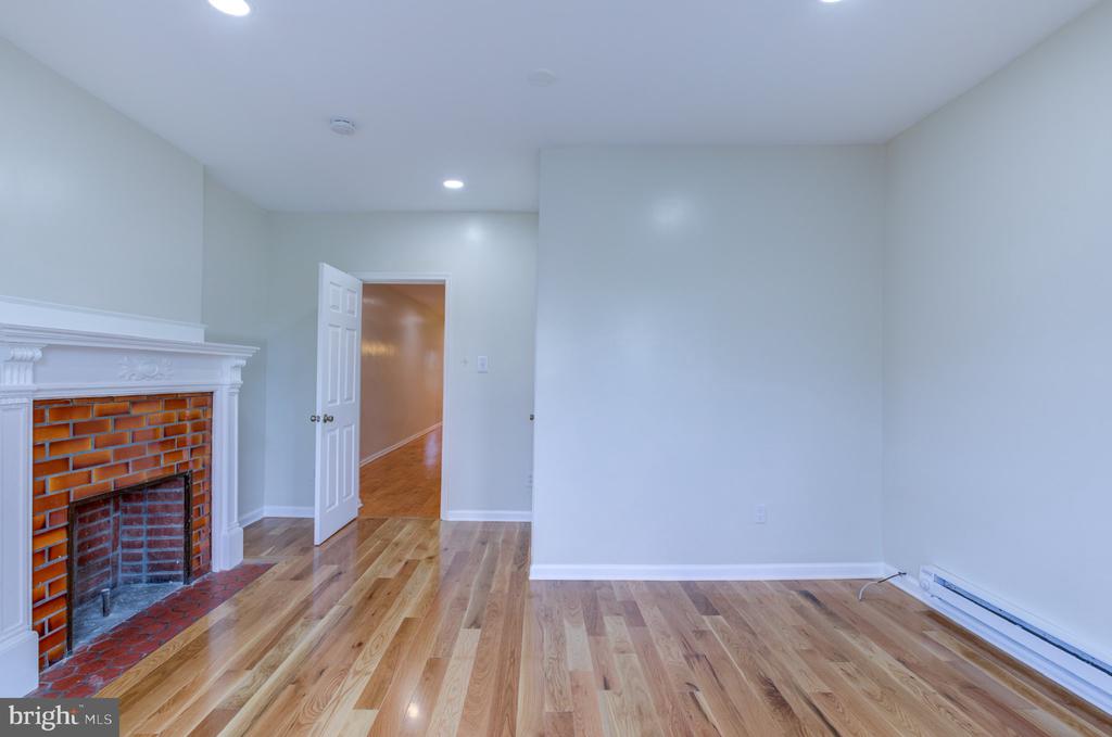 4924 CHESTNUT STREET Unit: 3