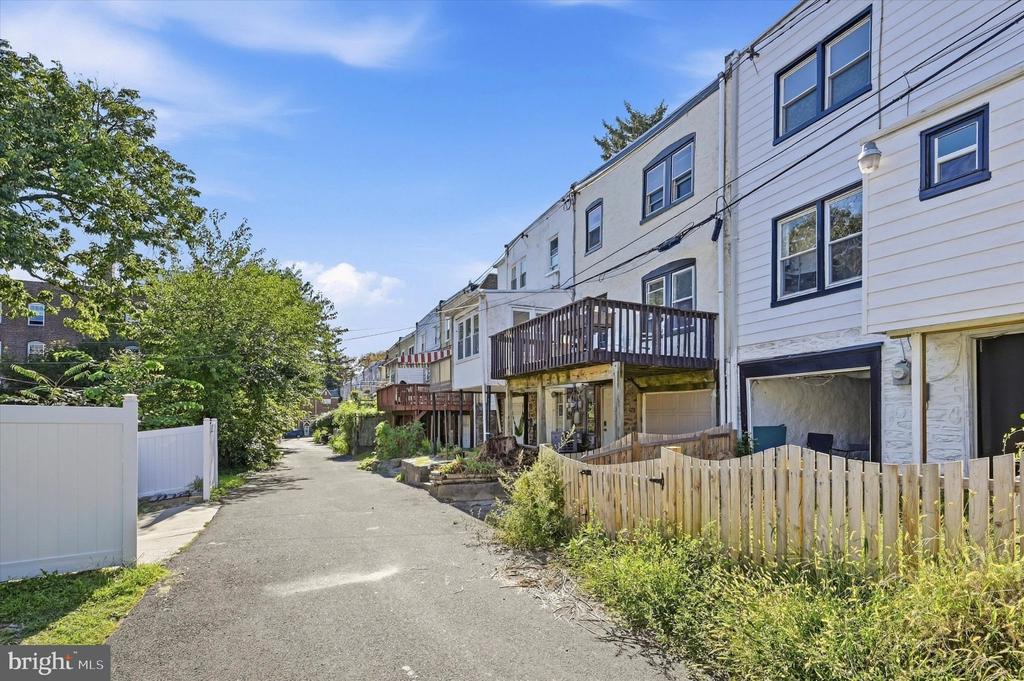 328 GLEN ECHO ROAD