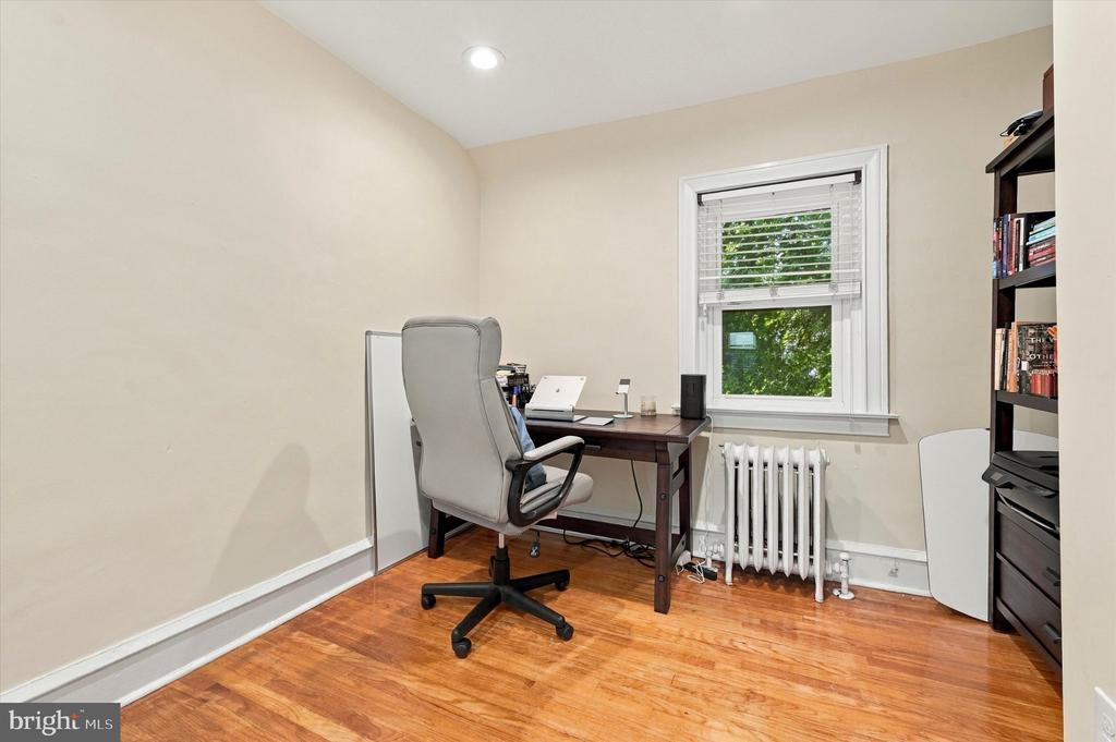 328 GLEN ECHO ROAD