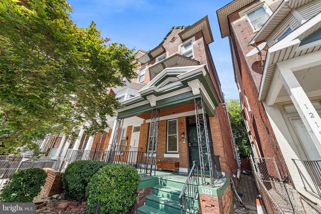 1221 W ALLEGHENY AVENUE