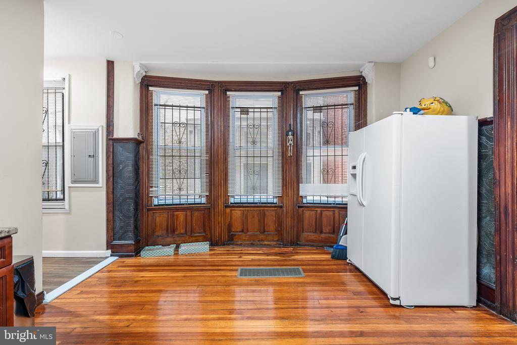 1221 W ALLEGHENY AVENUE
