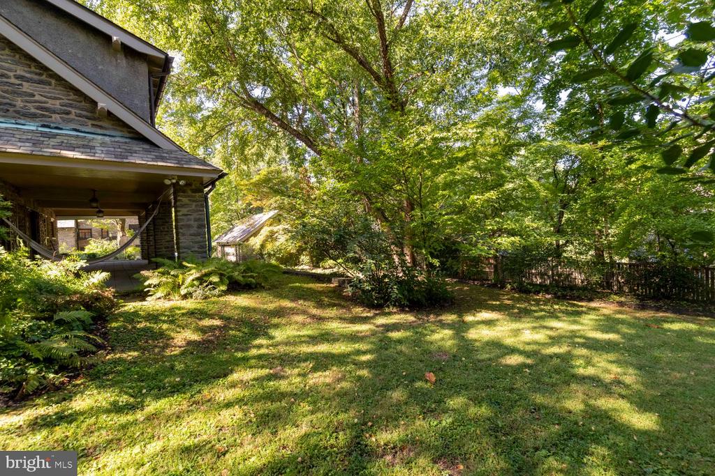 435 W ALLENS LANE