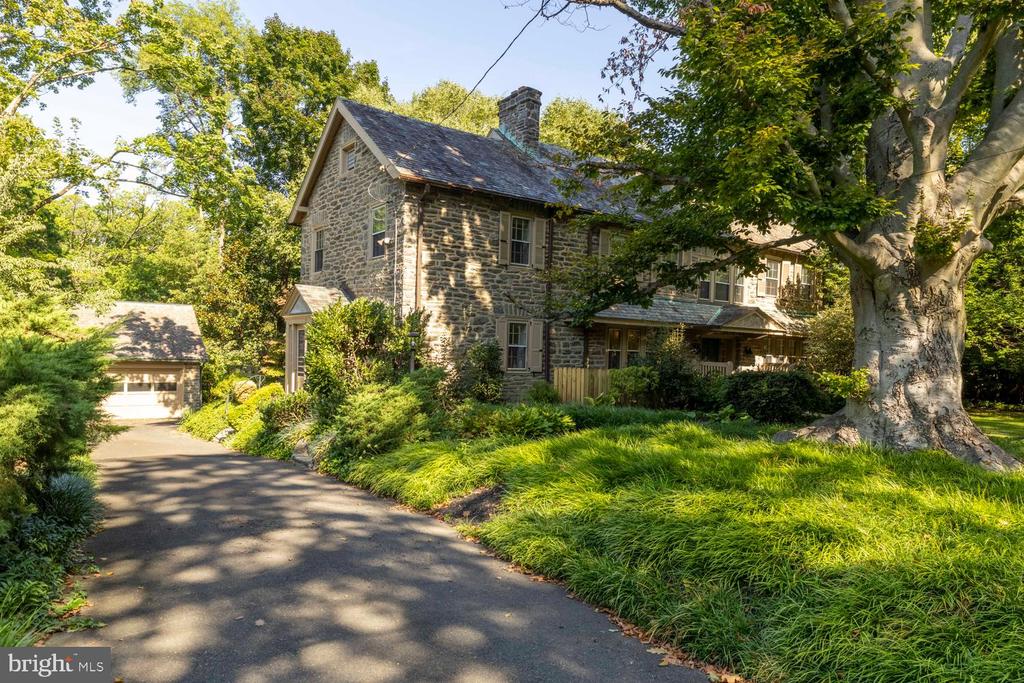 435 W ALLENS LANE