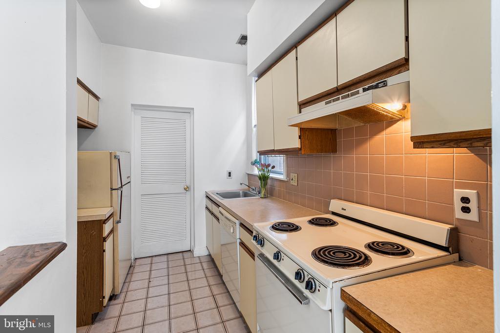 2826 POPLAR STREET Unit: 2R